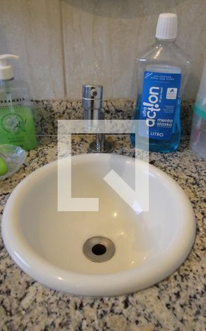 Casa à venda com 200m², 4 quartos e 2 vagasBanheiro