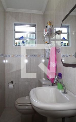 Casa à venda com 200m², 4 quartos e 2 vagasLavabo