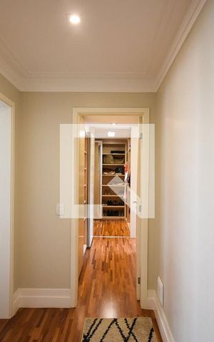 Apartamento à venda com 300m², 3 quartos e 2 vagas Apartamento à venda com 300m², 3 quartos e 2 vagasCorredor