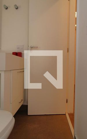 Casa de condomínio à venda com 91m², 3 quartos e 2 vagasBanheiro da suíte