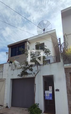 Casa à venda com 240m², 3 quartos e 2 vagasFachada