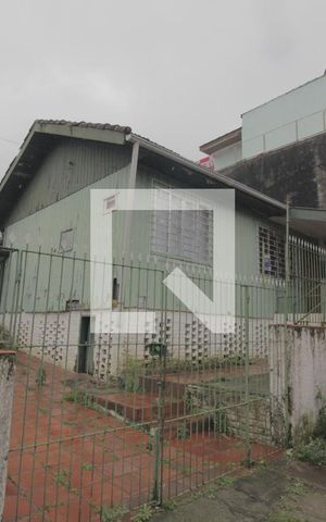 Casa para alugar com 70m², 2 quartos e 2 vagasFachada