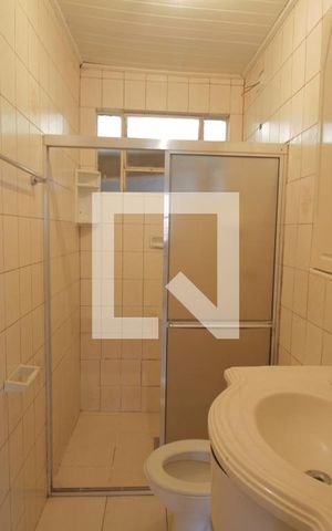 Casa para alugar com 70m², 2 quartos e 2 vagasBanheiro