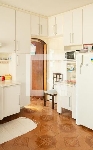 Casa à venda com 250m², 3 quartos e 2 vagas Casa à venda com 250m², 3 quartos e 2 vagasCozinha