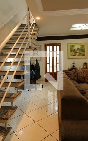 Casa à venda com 140m², 3 quartos e 4 vagasSala