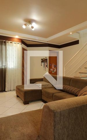 Casa à venda com 140m², 3 quartos e 4 vagasSala