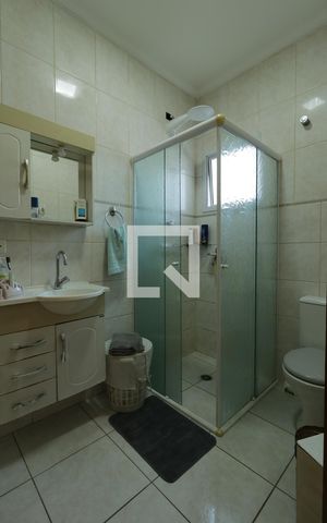 Casa à venda com 140m², 3 quartos e 4 vagasBanheiro
