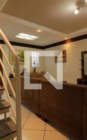 Casa à venda com 140m², 3 quartos e 4 vagasSala