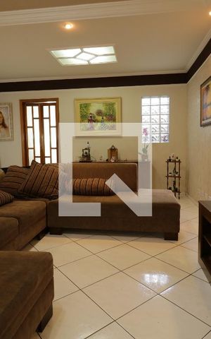 Casa à venda com 140m², 3 quartos e 4 vagasSala