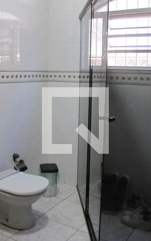 Casa à venda com 125m², 3 quartos e 2 vagasBanheiro 2