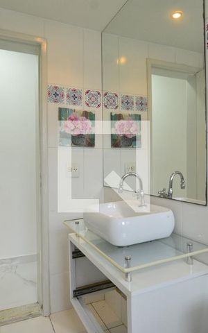 Apartamento à venda com 139m², 4 quartos e 2 vagasBanheiro Social