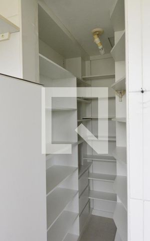 Apartamento à venda com 139m², 4 quartos e 2 vagasCozinha e Área de Serviço