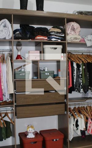 Casa à venda com 347m², 3 quartos e 5 vagasCloset