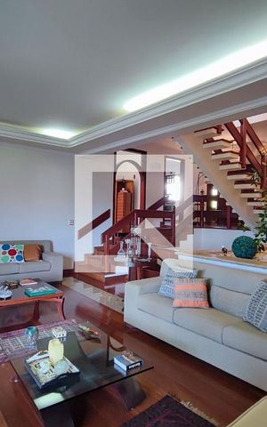 Casa à venda com 640m², 4 quartos e 5 vagasSala de Estar