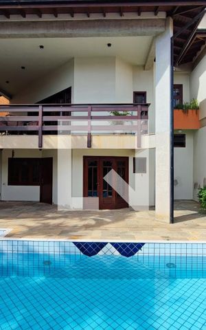 Casa à venda com 640m², 4 quartos e 5 vagasPiscina