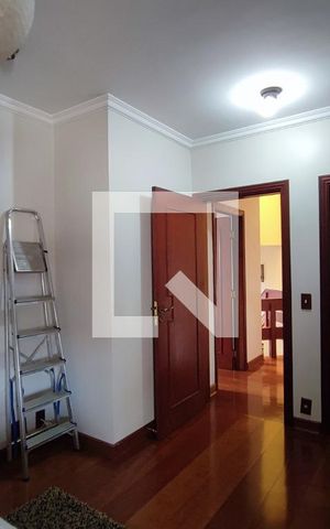 Casa à venda com 640m², 4 quartos e 5 vagasQuarto Suíte 2