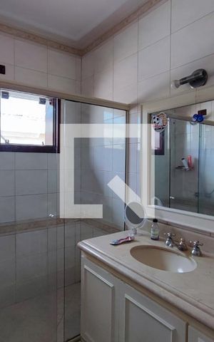 Casa à venda com 640m², 4 quartos e 5 vagasBanheiro Suíte 3