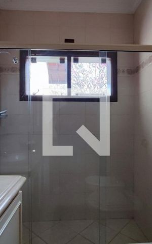 Casa à venda com 640m², 4 quartos e 5 vagasBanheiro Suíte 2