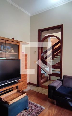 Casa à venda com 640m², 4 quartos e 5 vagasSala de TV