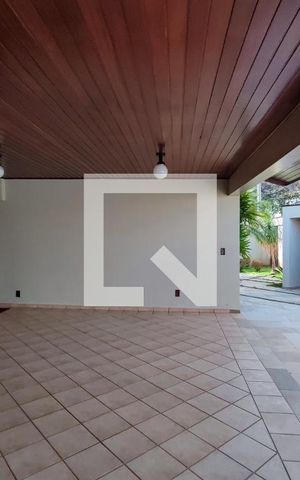 Casa à venda com 640m², 4 quartos e 5 vagasGaragem / Quintal