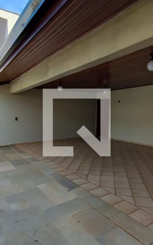 Casa à venda com 640m², 4 quartos e 5 vagasGaragem / Quintal