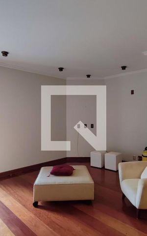 Casa à venda com 640m², 4 quartos e 5 vagasSala 2