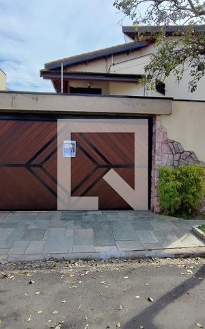 Casa à venda com 640m², 4 quartos e 5 vagasPLACA INSTALADA NA FACHADA 