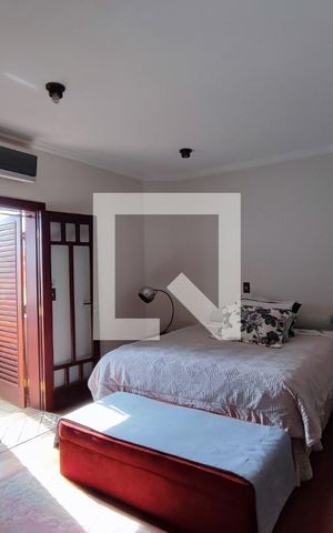 Casa à venda com 640m², 4 quartos e 5 vagasQuarto Suíte Master 