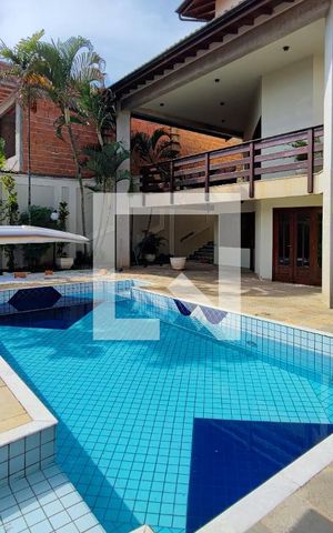 Casa à venda com 640m², 4 quartos e 5 vagasPiscina
