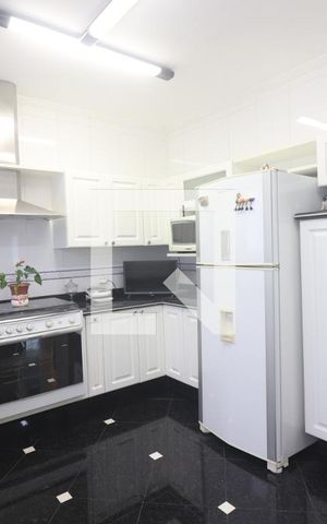 Casa à venda com 170m², 2 quartos e 10 vagasCozinha 