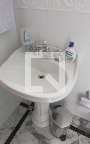Casa à venda com 170m², 2 quartos e 10 vagasBanheiro Quarto 2