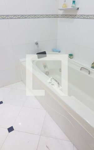 Casa à venda com 170m², 2 quartos e 10 vagasBanheiro 