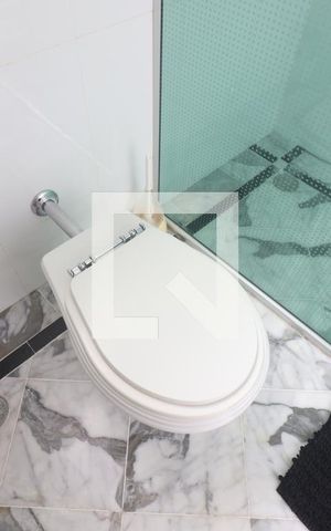 Casa à venda com 170m², 2 quartos e 10 vagasBanheiro Quarto 2