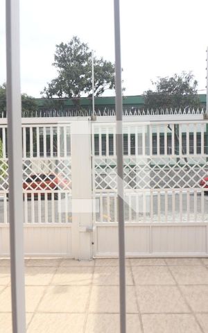 Casa à venda com 170m², 2 quartos e 10 vagasJanela Quarto 1 