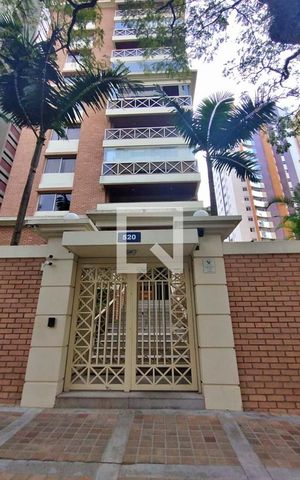 Apartamento à venda com 350m², 4 quartos e 4 vagasFachada