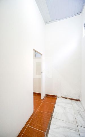 Casa de condomínio à venda com 100m², 3 quartos e 2 vagas Casa de condomínio à venda com 100m², 3 quartos e 2 vagasCloset do quarto 02