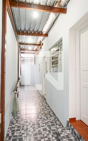 Casa de condomínio à venda com 100m², 3 quartos e 2 vagas Casa de condomínio à venda com 100m², 3 quartos e 2 vagasCorredor de entrada