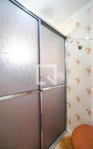 Casa de condomínio à venda com 100m², 3 quartos e 2 vagas Casa de condomínio à venda com 100m², 3 quartos e 2 vagasBanheiro da suíte
