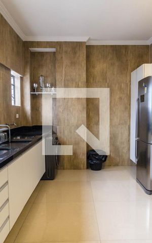 Apartamento para alugar com 210m², 3 quartos e 2 vagasCozinha e Área de Serviço