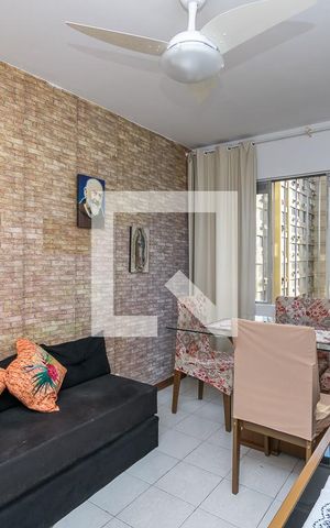 Apartamento à venda com 40m², 1 quarto e 1 vaga Apartamento à venda com 40m², 1 quarto e 1 vagaSala