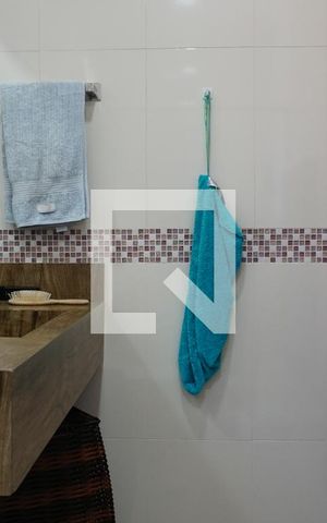 Casa à venda com 110m², 3 quartos e 2 vagasBanheiro