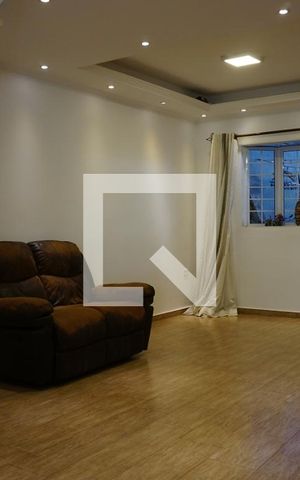 Casa à venda com 110m², 3 quartos e 2 vagasSala