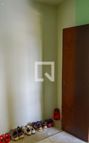 Casa à venda com 513m², 4 quartos e 2 vagas Casa à venda com 513m², 4 quartos e 2 vagasCloset da suíte 1