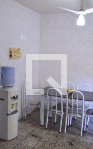 Casa à venda com 513m², 4 quartos e 2 vagas Casa à venda com 513m², 4 quartos e 2 vagasCozinha