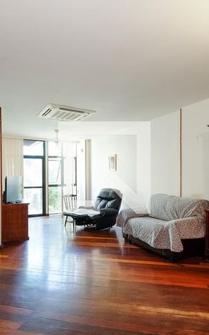 Apartamento à venda com 131m², 3 quartos e 2 vagas Apartamento à venda com 131m², 3 quartos e 2 vagasSala