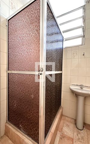 Apartamento à venda com 65m², 2 quartos e sem vagaBanheiro