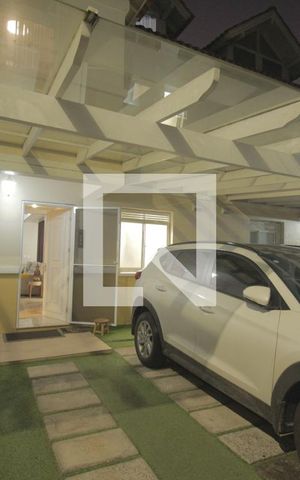 Casa de condomínio à venda com 165m², 3 quartos e 2 vagasFachada da casa