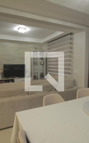 Casa de condomínio à venda com 165m², 3 quartos e 2 vagasSala