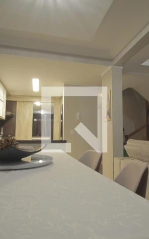 Casa de condomínio à venda com 165m², 3 quartos e 2 vagasSala