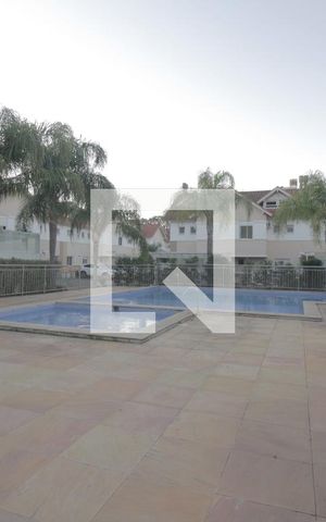 Casa de condomínio à venda com 165m², 3 quartos e 2 vagasÁrea comum - Piscina
